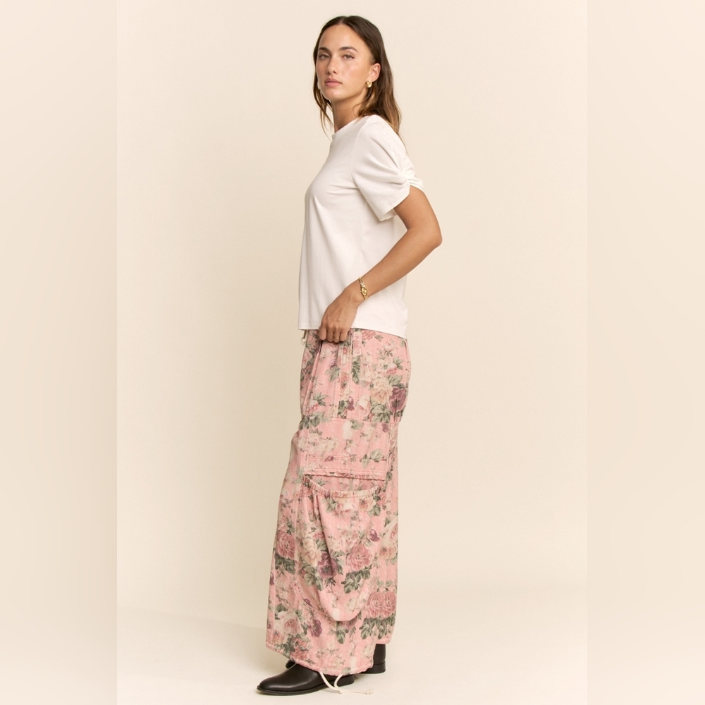 DAVI & DANI Pink Floral Wide-Leg Cropped Cargo Pants - Picture 8 of 10